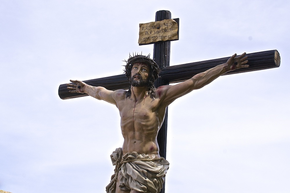 https://www.holyart.com/blog/wp-content/uploads/sites/10/2021/08/jesus-on-the-cross.jpg