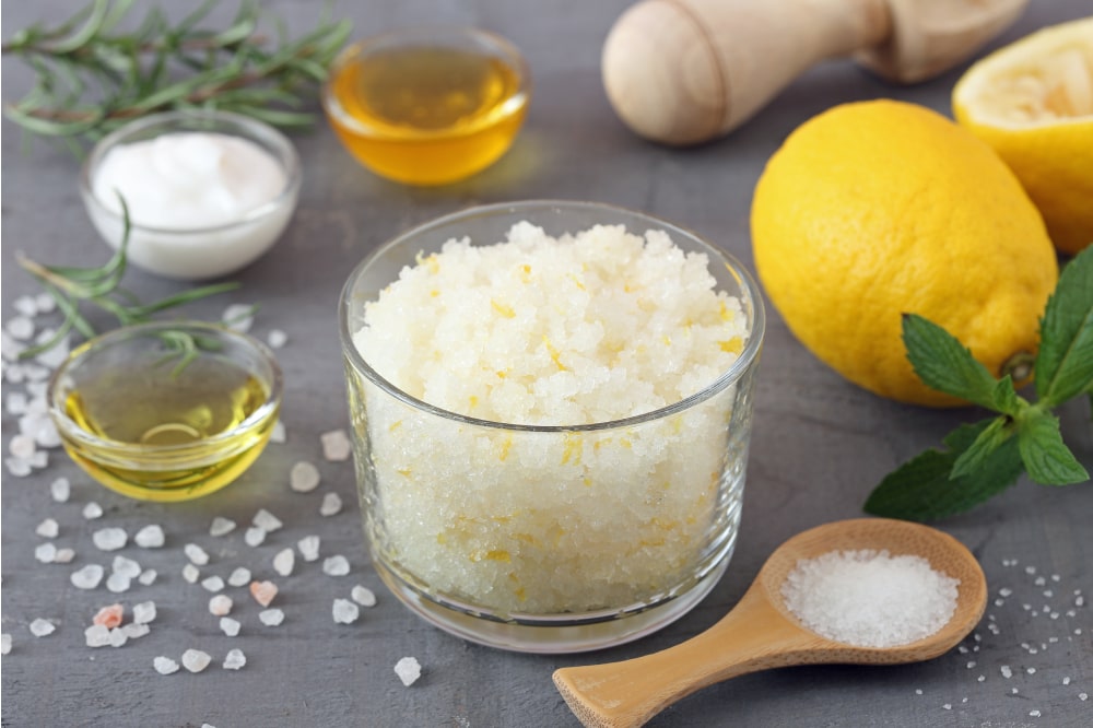 Salts for foot bath: the remedy to give relief to tired legs and feet