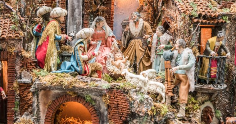 Zampognari (bagpipers), the most famous characters of the Neapolitan Nativity scene