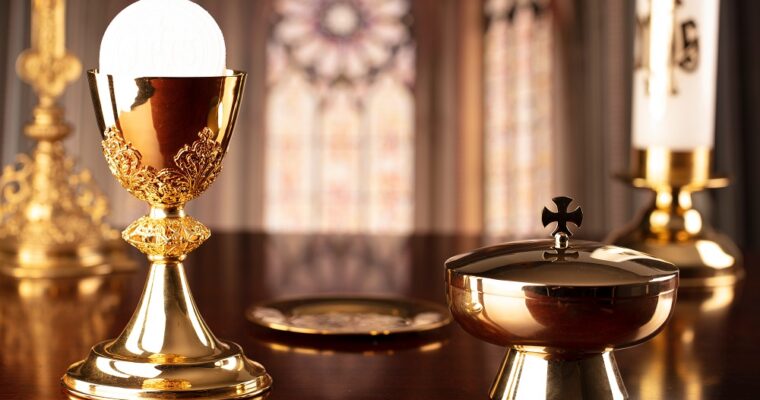 Chalices, ciboria and patens: how to clean liturgical accessories